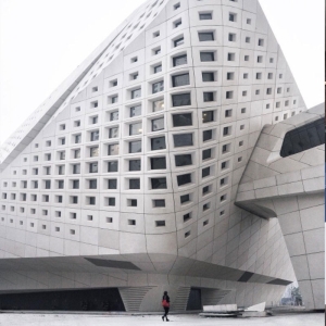 外墻雙曲鋁幕墻